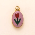Detail van ovale lavendel emaille tulp hanger met 18K goud verguld frame voor DIY-sieraden - Roze met Rode Bloem Hanger