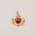 Détail du pendentif cœur en émail rouge avec rayons dorés et motif de couronne solaire - Pendentif Cœur Battant