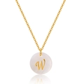 Détail du collier en laiton plaqué or 18K avec nacre naturelle et pendentif lettre W - Style Lettre W (KN0248-W) / 18K