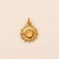 Detail van een 18K vergulde zonnestraal hanger met een ronde doorschijnende gele edelsteen - Zon Hanger (Alleen Hanger) / Goud