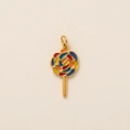 Vue détaillée du pendentif sucette plaqué or 18K avec émail coloré en spirale - Sucette