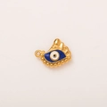 Detalle de colgante de ojo en acero inoxidable bañado en oro 18K con esmalte azul y perlas - Colgante Mal de Ojo Azul