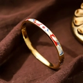 Brazalete dorado de acero inoxidable esmaltado con diseño étnico rojo, azul y blanco - Esmalte de 6mm / Patchwork Tricolor (A703)