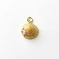 Gelber Strohhut-Anhänger mit rosa Schleife und Goldring für DIY-Schmuck - Strohhut Anhänger
