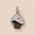 Detailed view of a cupcake pendant with pink heart enamel and silver-tone metal finish - Heart Dessert