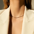 Collana con margherita bohémien con eleganti perline nere e catena in metallo dorato - Stile con Piccole Perline Tonde Nere (KN0191-3)