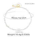Bohemian ketting met witte stenen kralen en een verstelbare gouden karabijnsluiting - Witte Jade