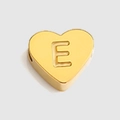 Goldener herzförmiger Edelstahlanhänger mit graviertem Buchstaben E für DIY-Schmuck - Buchstabe E Stil