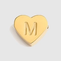Goldener Herzanhänger mit geprägtem Buchstaben M für DIY Edelstahlschmuck - Buchstabe M Stil