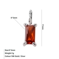 Dettaglio del ciondolo rettangolare rosso 6x3mm con placcatura in oro 18K e argento - Gennaio Rosso - Argento
