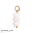 Eleganter 14K Goldanhänger mit drei vertikalen weißen Perlen, Größe 15x5mm - Dreifache Runde Perlenkette Anhänger (YP15546) / Gold
