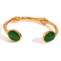 Retro C-vormige open armband met 18K vergulde afwerking en dubbele groene stenen - Goud-Groene Agaat