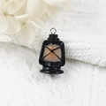 Llavero de lámpara de aceite vintage en resina con marco negro y efecto de luz naranja - Lámpara de aceite retro