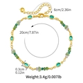 Détail de la chevillère bohème avec pierres turquoises et mesures indiquées - Or 18 carats / Style Gemme Cyan et Perle aux Tons Verts (KA0244)