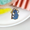 Moderne emaille koala bedel in marineblauw en goud voor DIY armbanden - Geometrische Blauwe Stijl / Koala