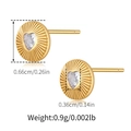 Détail de boucles d'oreilles plaquées or 18 carats avec motif soleil et zircon - Style Cœur Rayon de Soleil (KE1464)