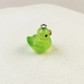 Lichtgevende groene eend hanger van hars met metalen ring voor DIY sieraden maken - Groen