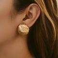 Exaggerated irregular hammered metal stud earrings with premium 18k gold plating finish - Hammered Large Round Style (KE1535)