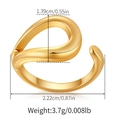Detaillierte Größentabelle eines goldenen Wellenrings mit metrischen und imperialen Maßen - Wellenfluss Design Stil (KR0107)