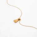 Classic gold plated 26 letter necklace featuring a sleek organic pendant on a fine chain - Letter I Style (KN0464-I)
