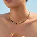 Gouden damesketting met veelkleurige klaverhangers van emaille en een kralenrand - Kleurrijke Klaver Hanger (KN0581-1)
