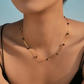 18K vergulde halsketting met zwarte kristallen kralen op model, elegant choker ontwerp - Zwarte Zirkoon Retro Schakel (KN0573-3)