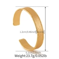 Detailansicht goldener Armreif mit Hammerschlag-Textur, 1,2 cm Breite und 6,2 cm Durchmesser - Schmaler Matter Gehämmerter Stil (KB0738-1)