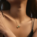 Collana Evil Eye dorata con pietra turchese e incisione a raggiera da donna - Occhio Del Sole Perlina Blu (SN0024-3) / Acciaio inossidabile