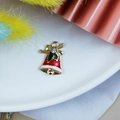 Ciondolo campana di Natale in lega smaltata con cristallo su vassoio bianco - Ciondolo Campanella con Fiocco e Strass (18)