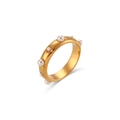 18K vergoldeter breiter Ring mit weißen Perlen und sternförmigen Sonnenstrahl-Details - US 6 / Perle