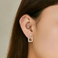 Pendientes dorados rectangulares con circonitas cúbicas brillantes en micro pavé - Colgante Geométrico Rectangular (KE1691)