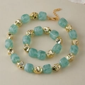 Set collana e bracciale in due pezzi con perline di marmo verde e metallo dorato - Stile Motivo Marmo Verde Chiaro (KN0616-9)