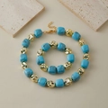 Vista dettagliata del set di collana e braccialetto in perline blu effetto marmo - Stile Motivo Marmo Blu (KN0616-11)