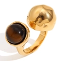 Vintage 18K gold plated stainless steel open ring featuring green agate and hammer texture - Double Head Tiger Eye (Gold)
