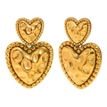 Goldene Doppel-Herzohrringe mit Hammerschlag-Textur und Perlenrand in 18K Gold-Finish - Meteoriten-Textur Herz Ohrstecker - Gold