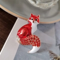 Broche renard rétro avec strass rouges et finition émail au design animalier vintage - Rouge