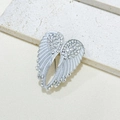 Broche ailes d'ange de style sombre avec strass brillants pour costume d'homme - Blanc