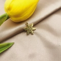 Gouden sneeuwvlok hanger met textuur op zijde voor DIY sieraden maken projecten - K-Goud Sneeuwvlok
