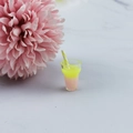 Μικροσκοπικό μενταγιόν ρητίνης bubble tea με ροζ κίτρινα στρώματα και καλαμάκι - Στυλ Δίχρωμο Κίτρινο και Ροζ (7)