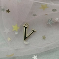 Pendentif lettre V dorée avec émail noir pour la création de bijoux DIY - Lettre V