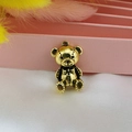 Dettaglio di ciondolo a forma di orso punk vintage con fiocco nero per gioielli - orsetto tridimensionale