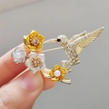 Elegant hummingbird brooch with rhinestones and enamel flowers for luxury dresses - Gold