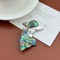 Broche de bailarina vintage con incrustación de concha abulón sobre fondo de cuero - Estilo de Concha de Abulón