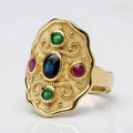 Bague bouclier vintage plaquée or avec motifs gravés et cristaux colorés incrustés - Taille 6 / Style Doré Gemme Bleue Ovale (CY1326)