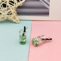 Μενταγιόν ρητίνης DIY, μπουκάλι πράσινου ποτού με φέτες μήλου και μεταλλικό κρίκο - Στυλ Πράσινο Μήλο (7)