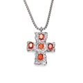 Vue détaillée du pendentif croix argenté texturé avec cinq pierres de zircone orange vif - Pendentif Strass Rouge-Orange Seul (Sans Chaîne) / Acier