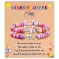 Détail des breloques soleil et lune Pinky Promise sur bracelets en perles heishi - Couple Multicolore Cœur