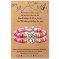 Détail de bracelets de couple avec charmes soleil et lune sur une carte cadeau romantique - Rond Coloré