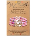 Détail de trois bracelets en perles heishi arc-en-ciel avec breloques cœur sur carte - Carte à Tirer Multicolore (Ensemble)