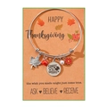 Détail du bracelet de Thanksgiving argenté avec pendentif dinde et feuille d'érable - Gobble to Wobble